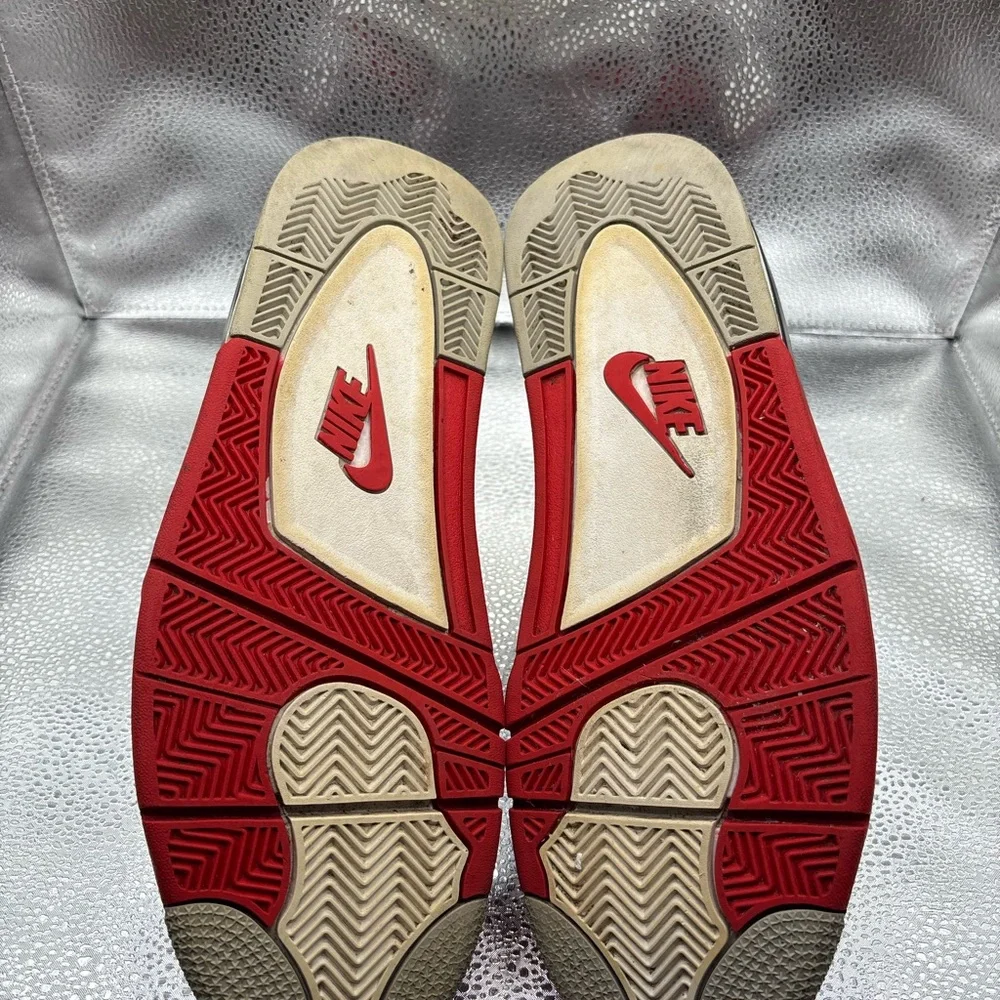 Air Jordan 4 fire red 2020
